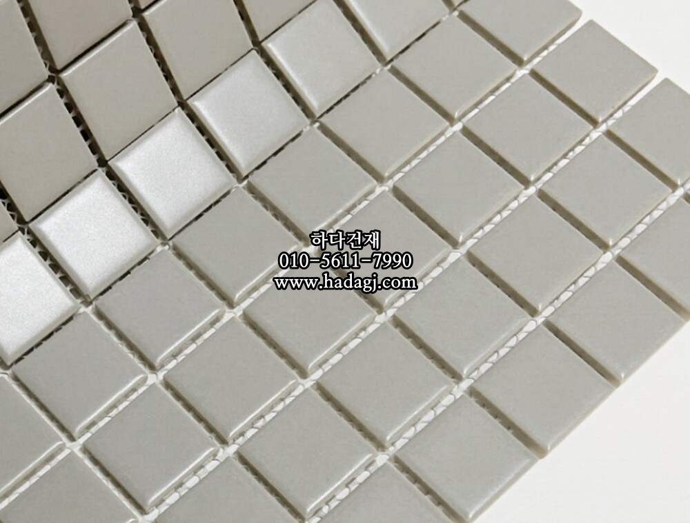 정사각 모자이크타일 25x25x5.5T 그레이 무광 자기질타일 / 하다건재