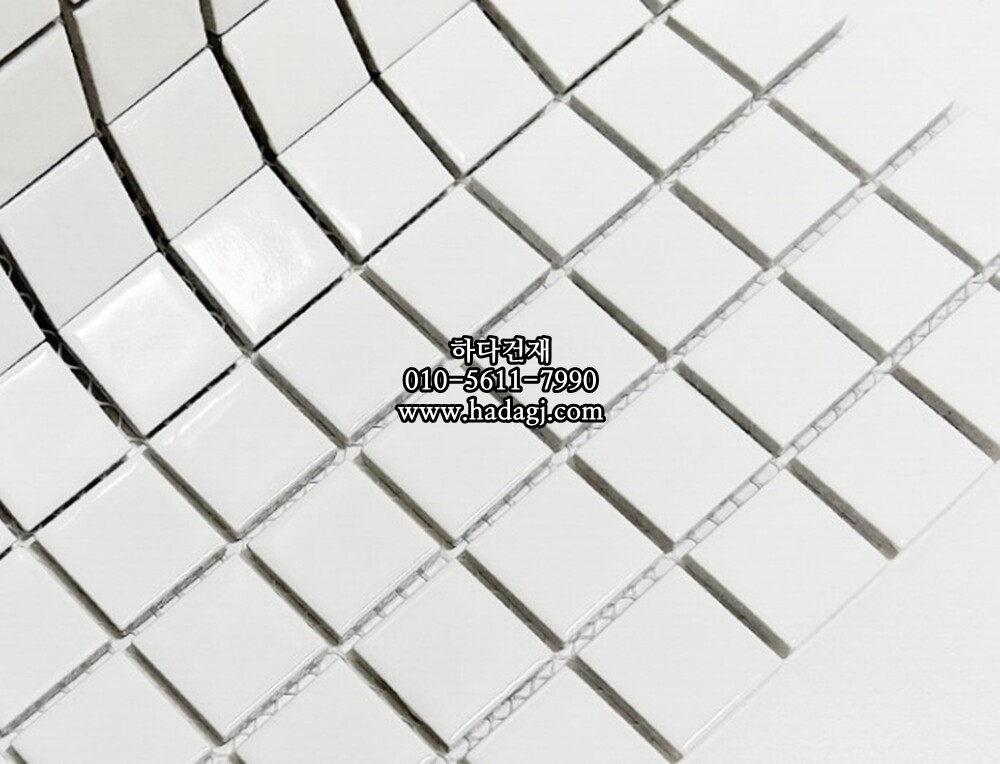 정사각 모자이크타일 25x25x5.5T 화이트 유광 자기질타일 / 하다건재