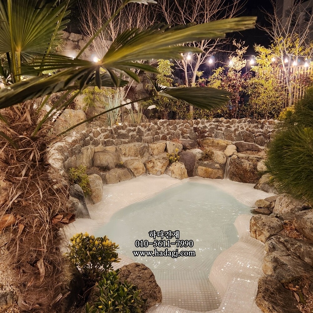 정사각 모자이크타일 25x25x5.5T 화이트 유광 자기질타일 / 하다건재