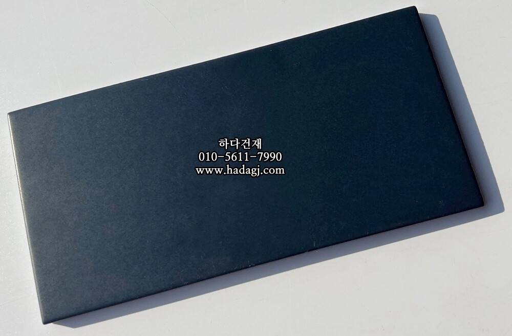 아이코트료와 마룬타일 M03 / 하다건재 일본타일 아이콧료와 ICOTRYOWA