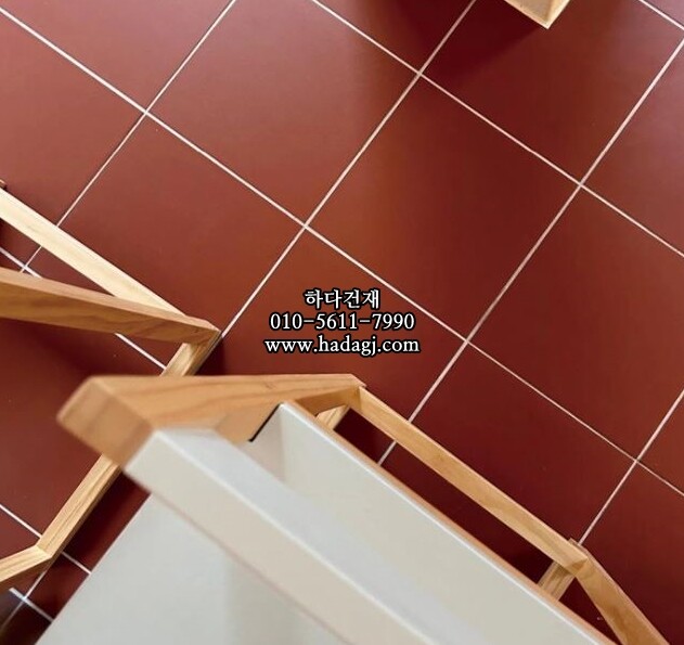 200x200x8.5T 테라코타타일 논슬립 로즈 / 하다건재