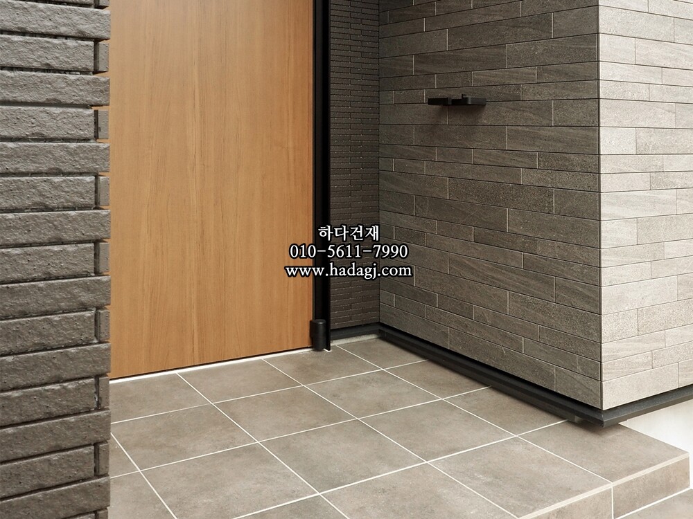 어반그랜드보더타일 D52, 윙보더12M 아이콧료와 / 하다건재 일본타일 ICOT RYOWA 아이코트료와