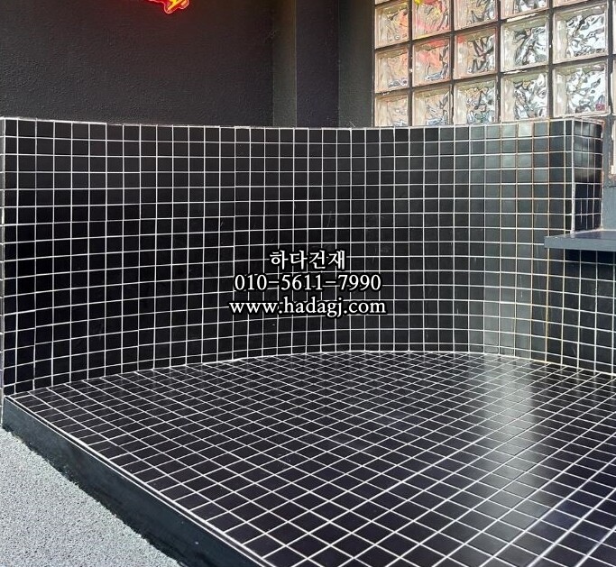 48x48x6T 정사각 모자이크타일 블랙 무광 / 하다건재