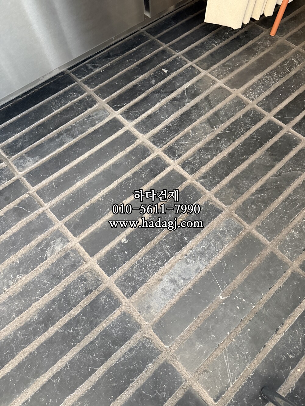 고딕블루스톤 직사각 300x50x20T / 하다건재 천연석타일 시공사례