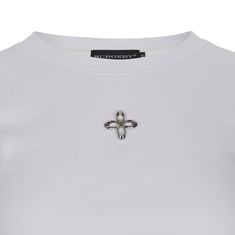 【SURGERY】unbalance l clover logo crop T-shirts 'black' 비주얼에이드 - [SURGERY] unbalance metal clover logo crop T