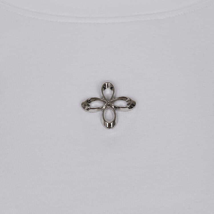 【SURGERY】unbalance l clover logo crop T-shirts 'white' surgery unbalance metal clover logo crop T-shirts 'white'