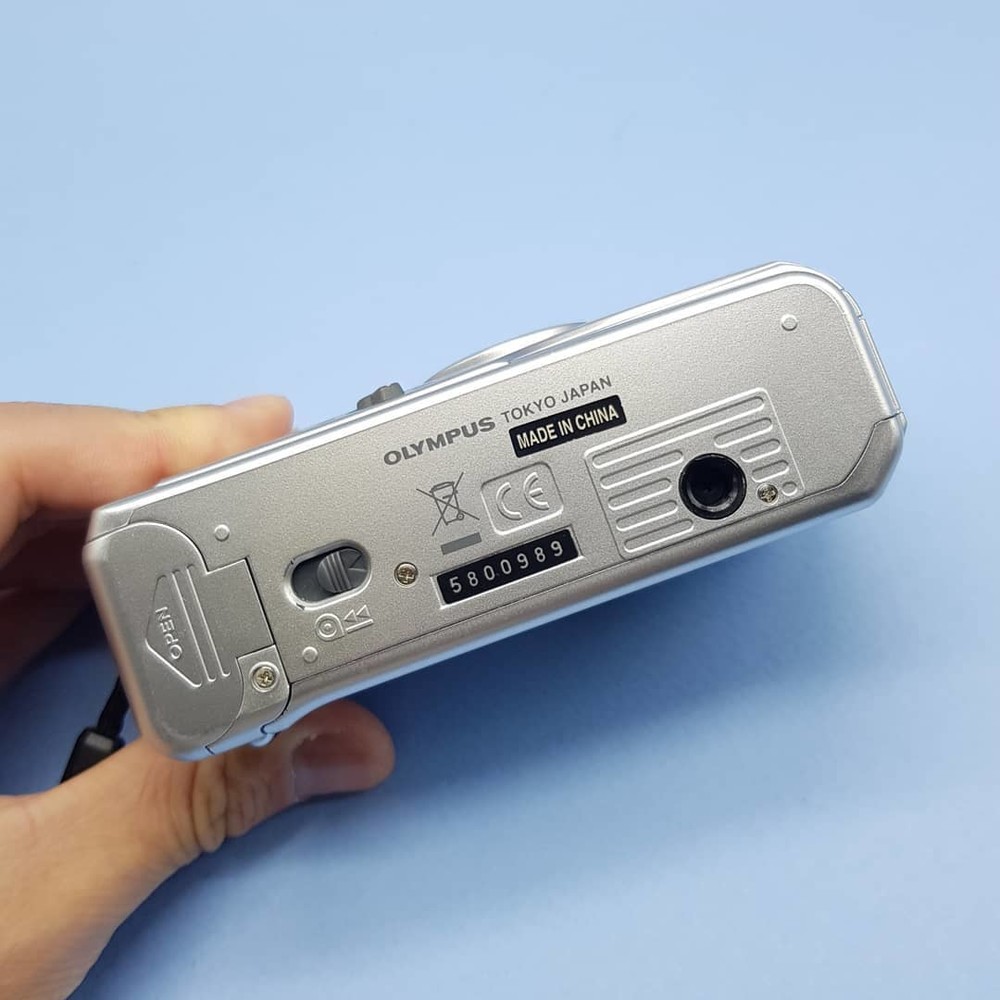 OLYMPUS TRIP AF 60
