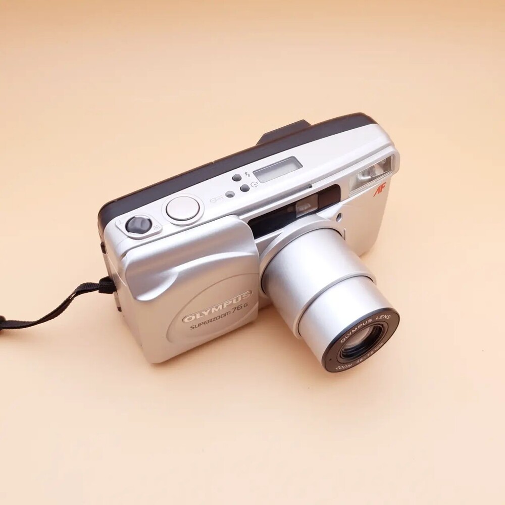 OLYMPUS SUPERZOOM 76G