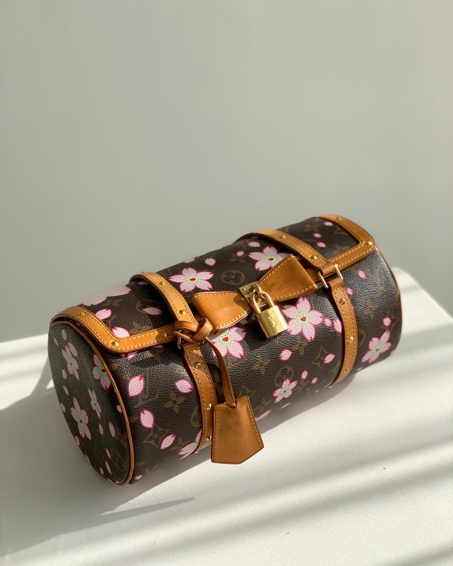 [LV Archive] Murakami Takashi X Louis Vuitton Cherry Blossom Roller Bag
