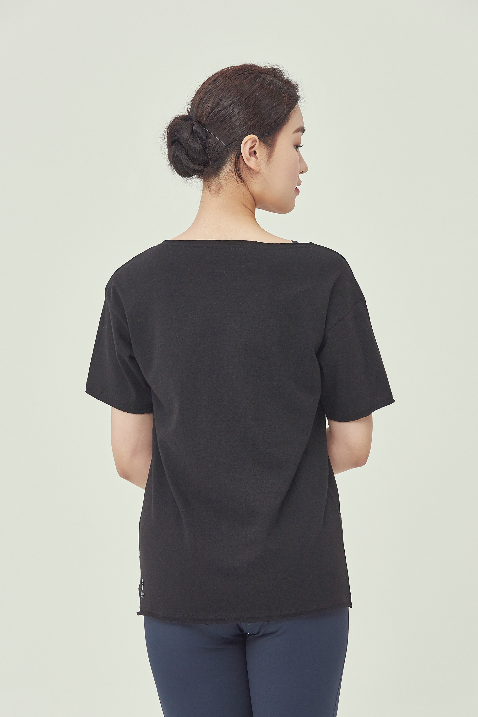 wide-boat-neck-t-shirt