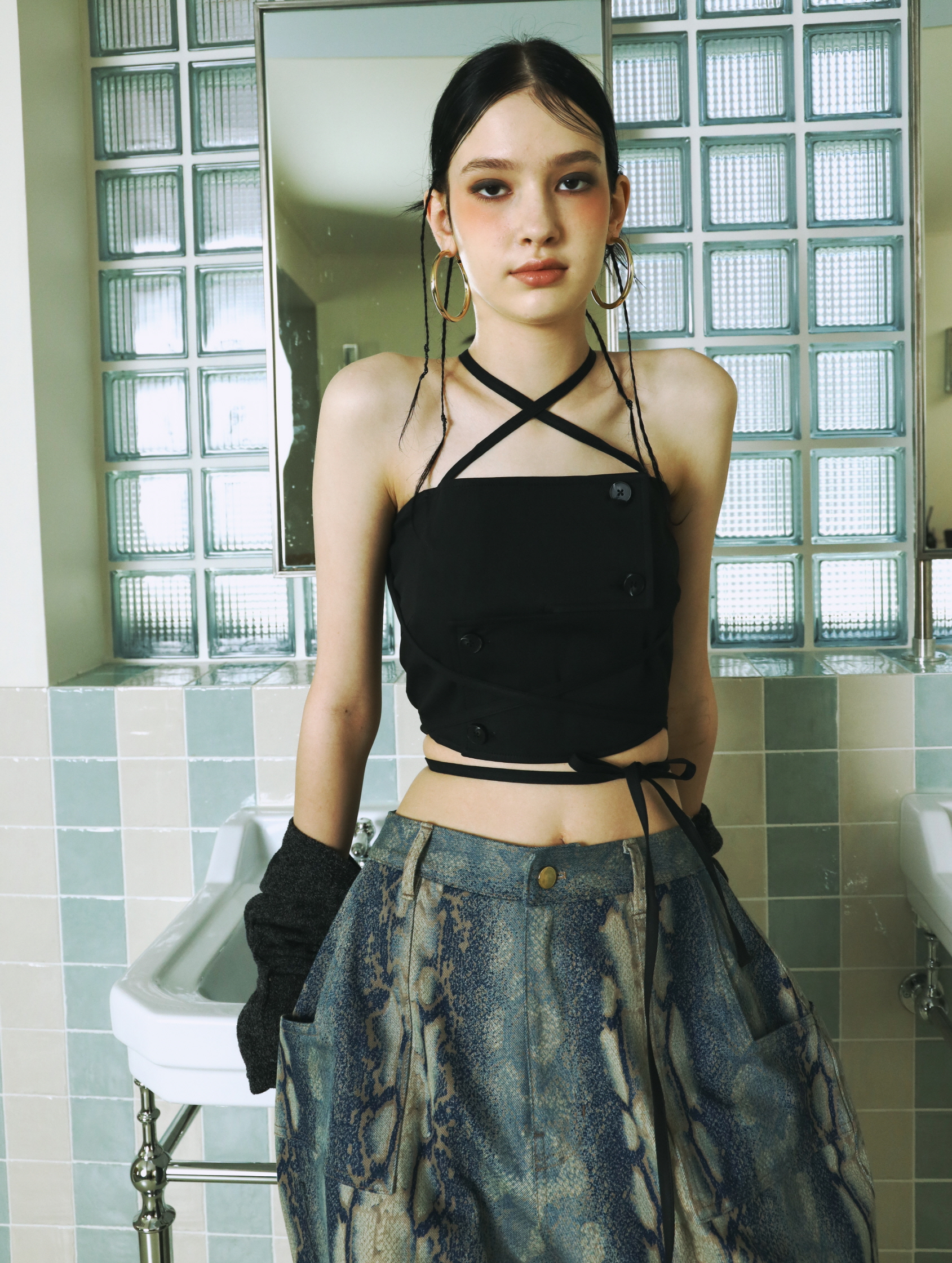 MUSINSA | SETSETSET SIGNATURE CROSSOVER RIBBON TANK TOP WHITE