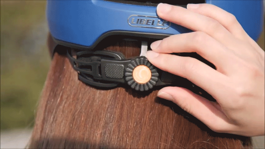 360도 원터치 다이얼 조절 360도 돌아가는 원터치 다이얼 조절 방식으로 좌우 미세한 조정으로 옆짱구가 많은 한국에서 꼭 맞춘 헬멧처럼 편안함을 느끼실 수 있습니다