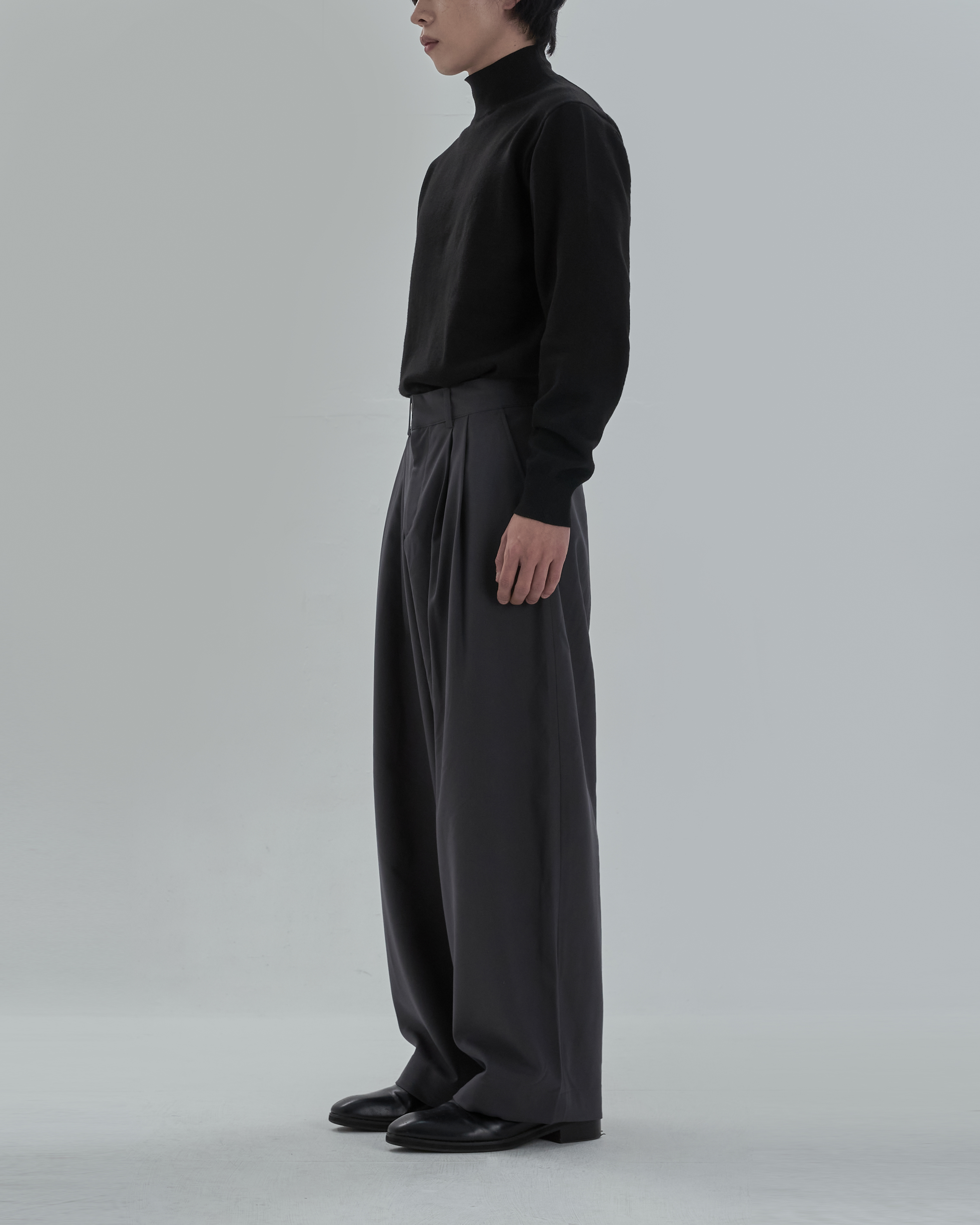 PR two pintuck wide slacks (Charcoal) | ファッション通販
