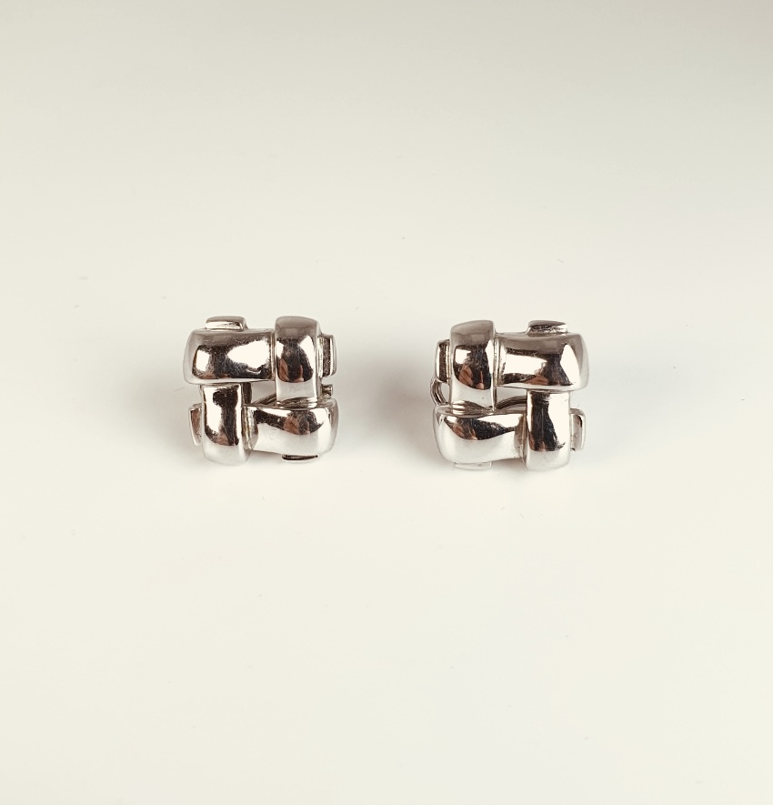Vintage tiffany basic weave earrings wg