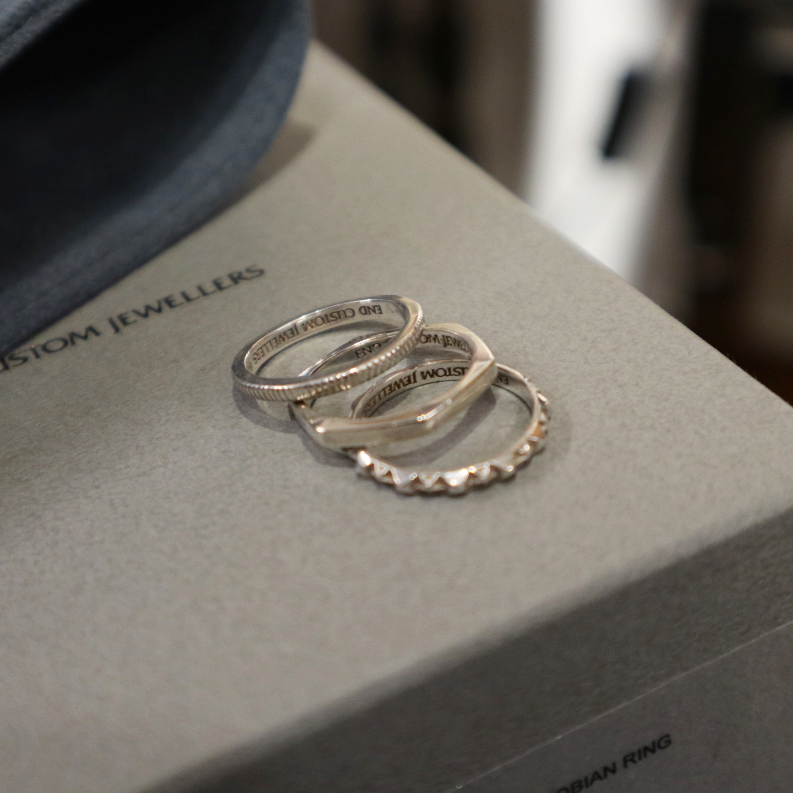 END CUSTOM END CUSTOM JEWELLERS JEWELLERS バングル