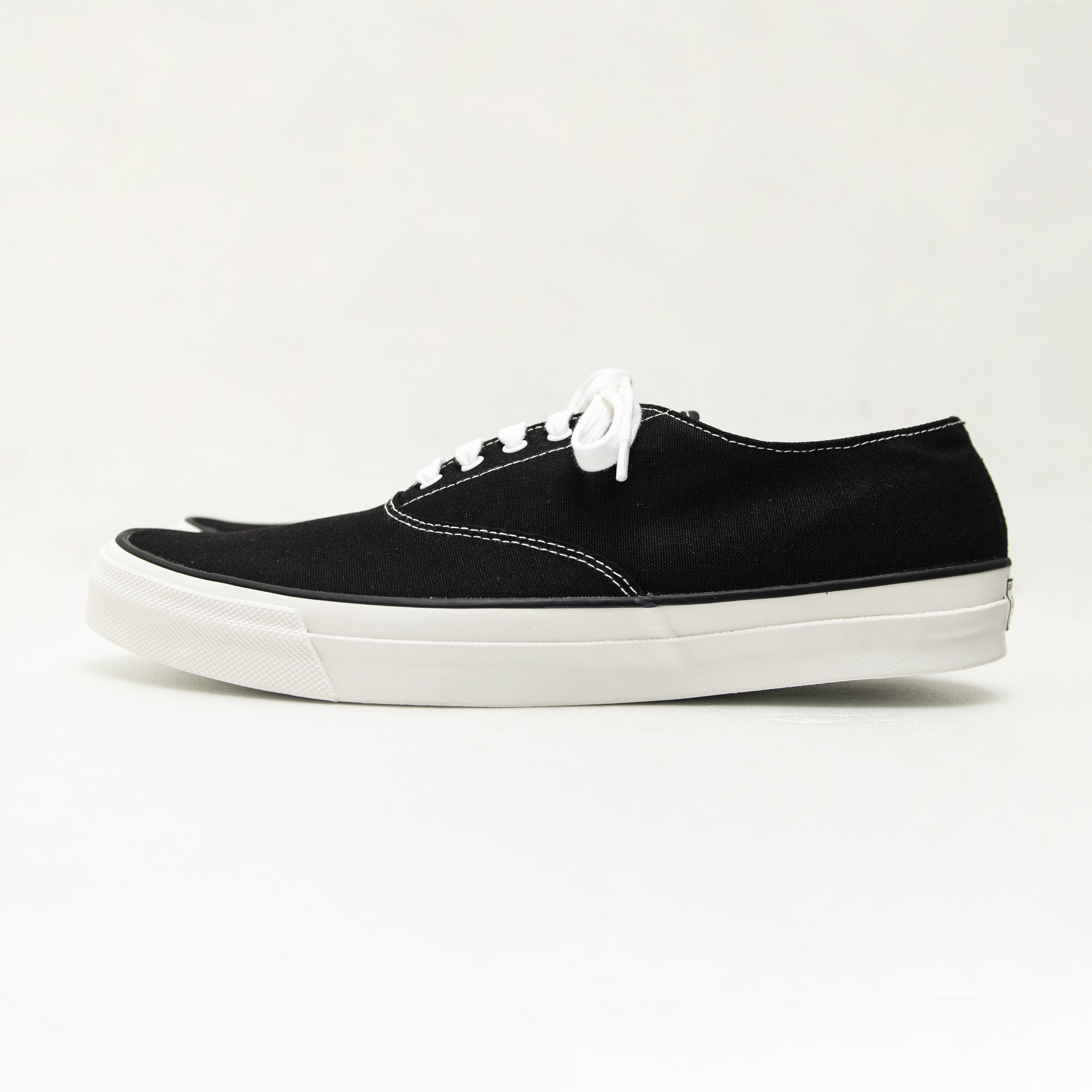 最大96％オフ！ WAKOUWA DECK SHOES LOW BLK SOLE 8.5 kids-nurie.com