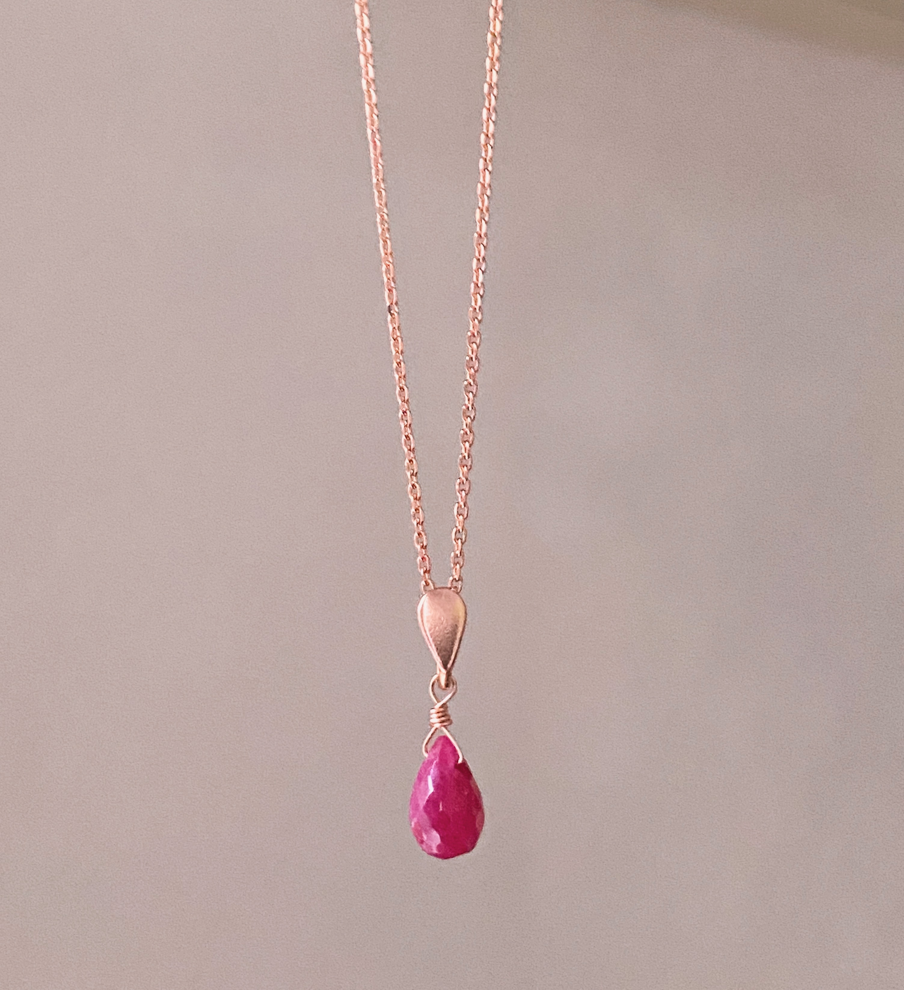 raspberry ༝﹡˖˟ necklace.