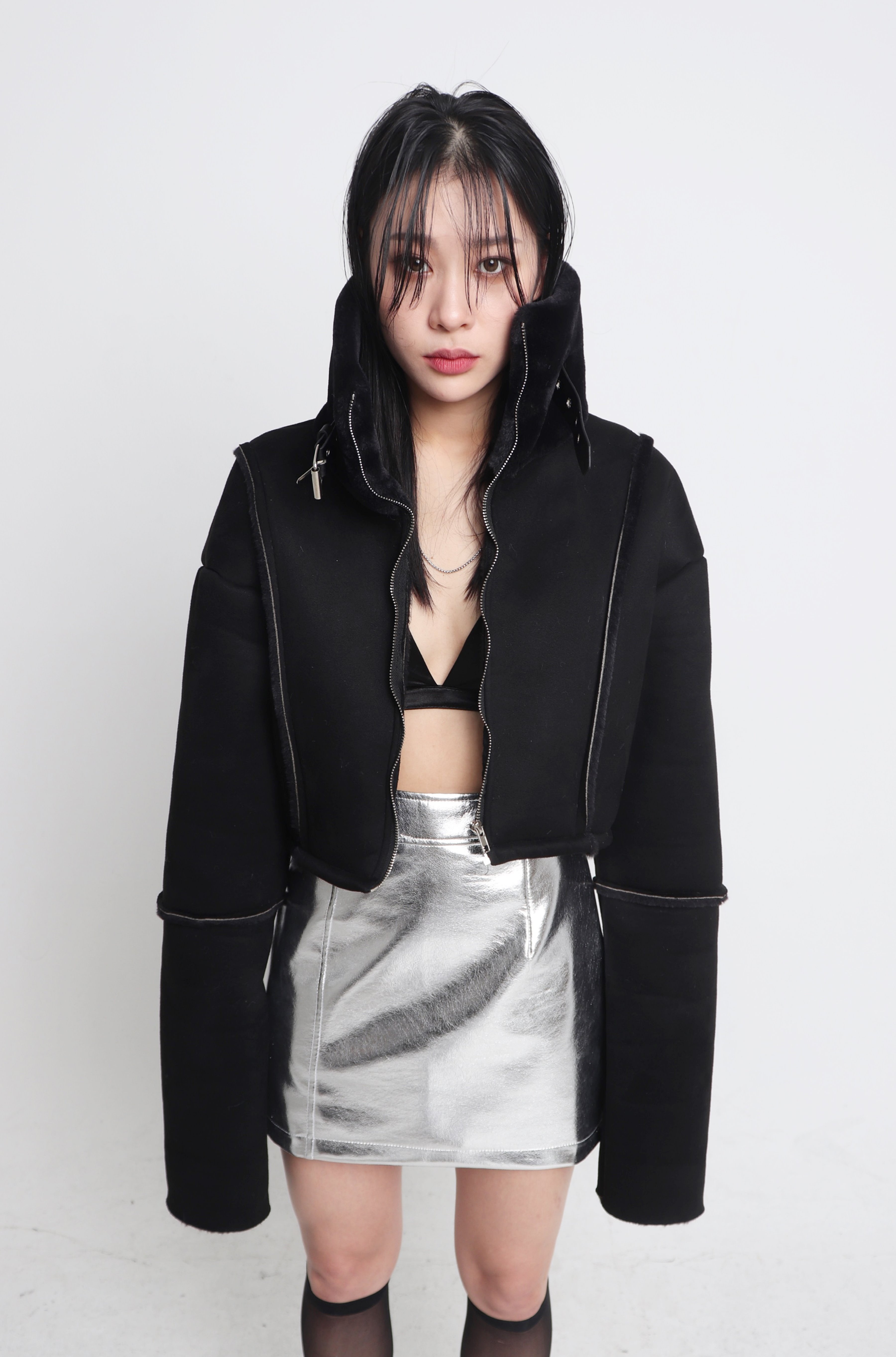 오브이 페이크퍼 크롭무스탕 블랙 / OV.TURE suede short