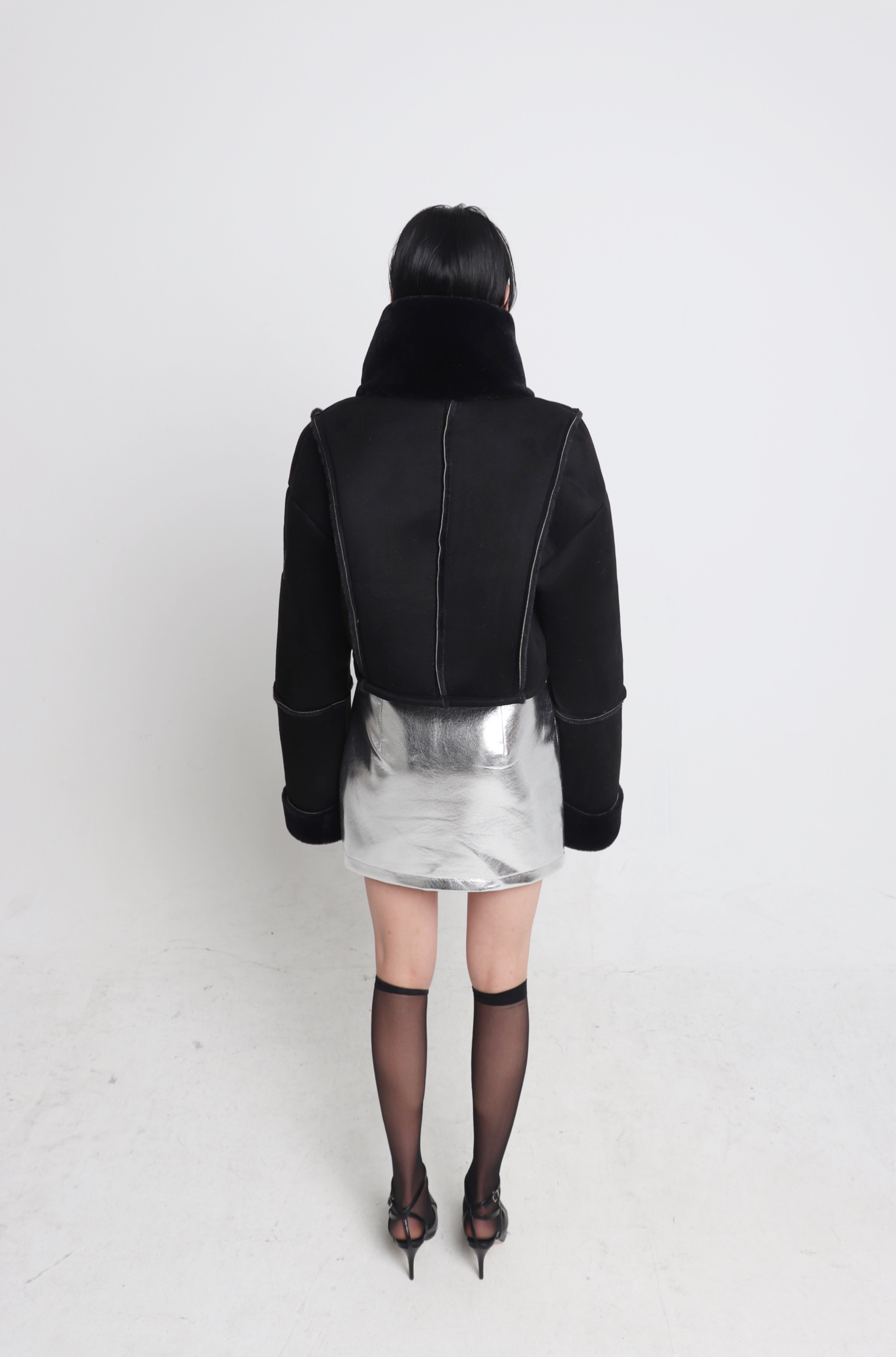 오브이 페이크퍼 크롭무스탕 블랙 / OV.TURE suede short