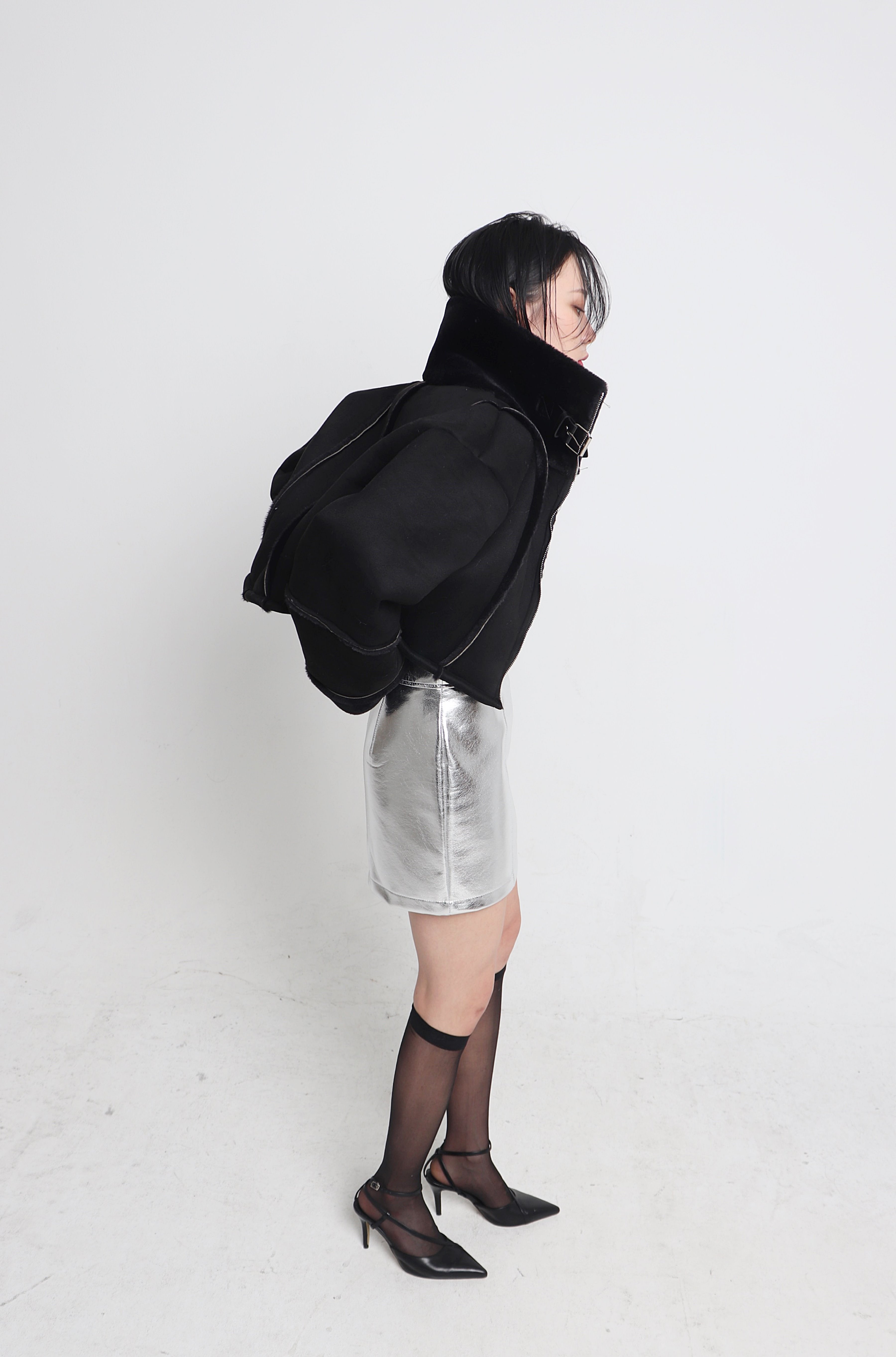 오브이 페이크퍼 크롭무스탕 블랙 / OV.TURE suede short
