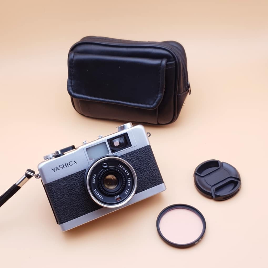 Lot 56 - A Yashica T4 Compact 35 mm Camera